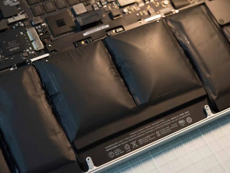 MacBook Pro M3 battery replacement