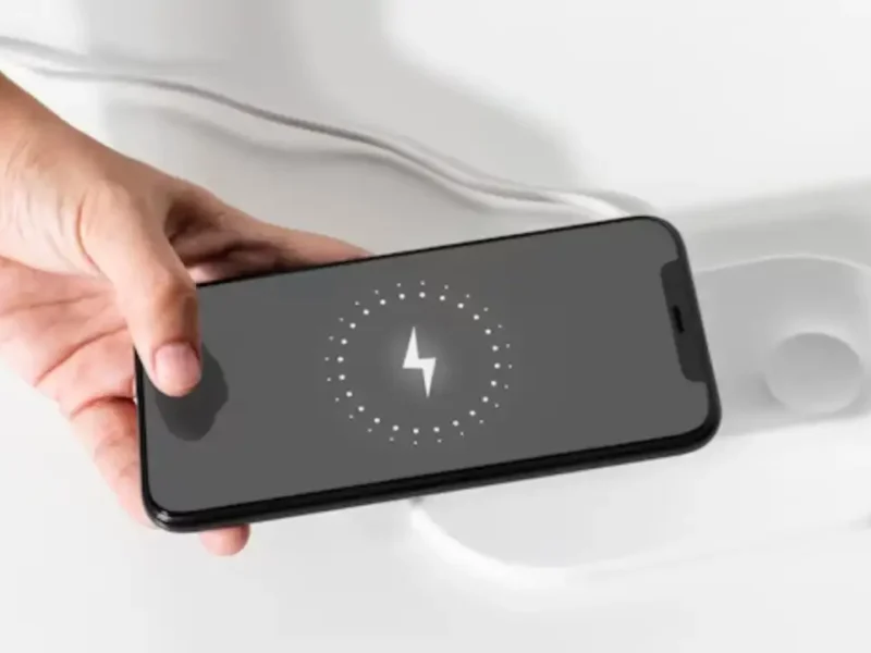 Wireless vs. Wired Charging for iPhone