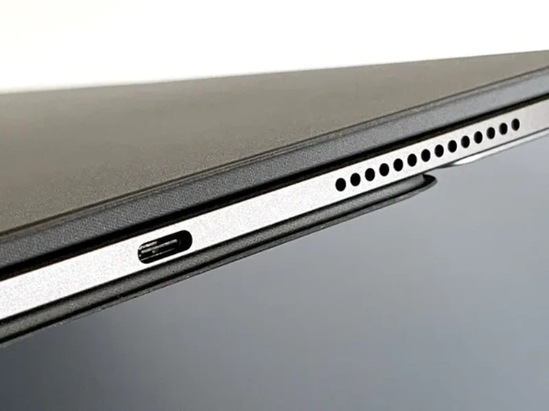 Lenovo Tab Extreme charging port