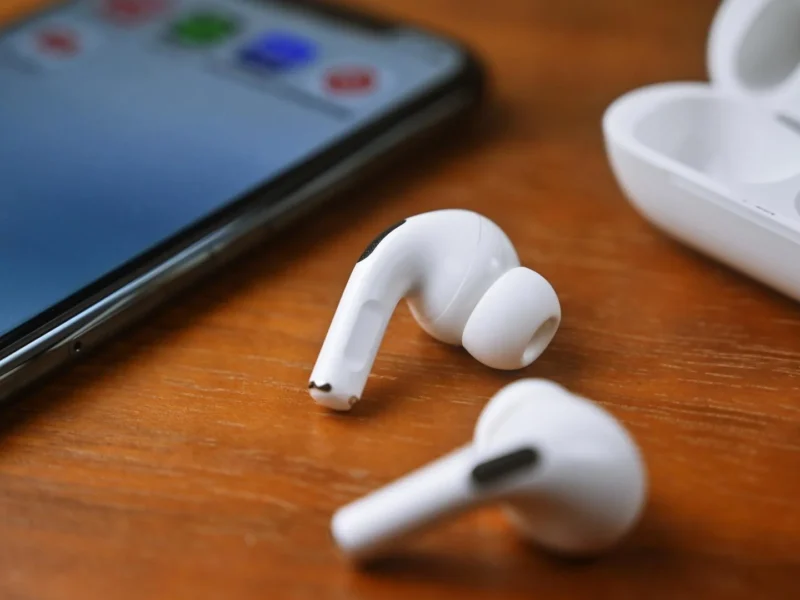 AirPods Pro 2 sound distorted