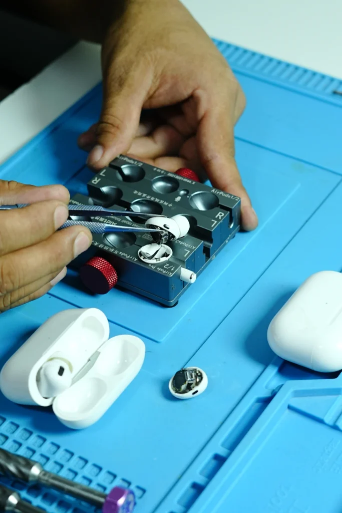 apple airpods repair in dubai