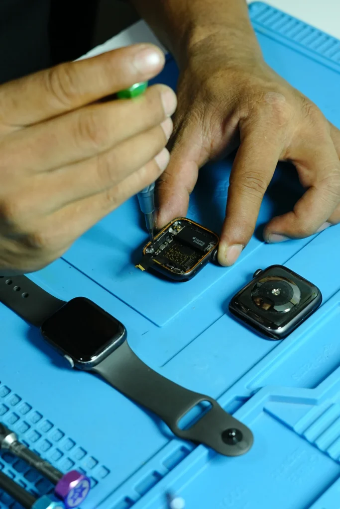 apple watch repair in dubai