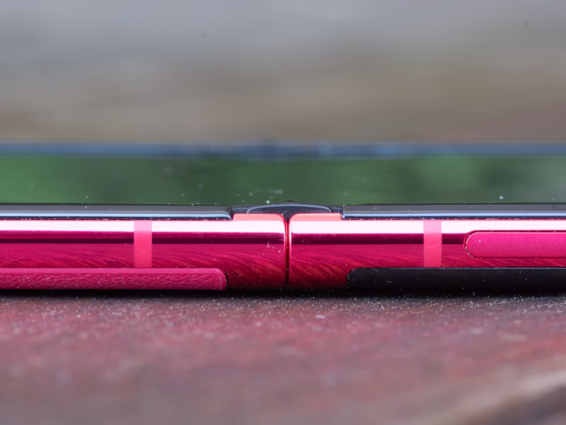 Moto Razr Ultra hinge wear & tear