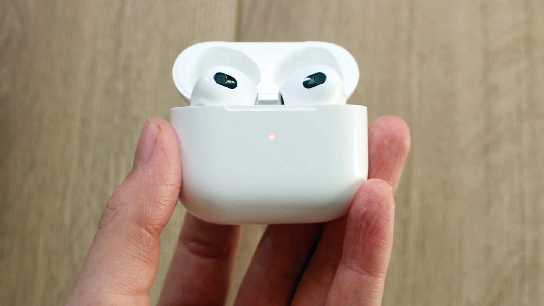 AirPods 4 (2024) Case Hinge Breakage: Repairing Loose or Damaged Lids