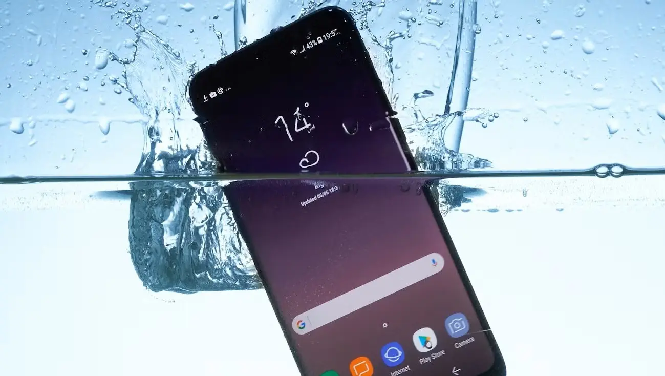 Samsung Dropped in Water? Immediate Steps to Prevent Permanent Damage