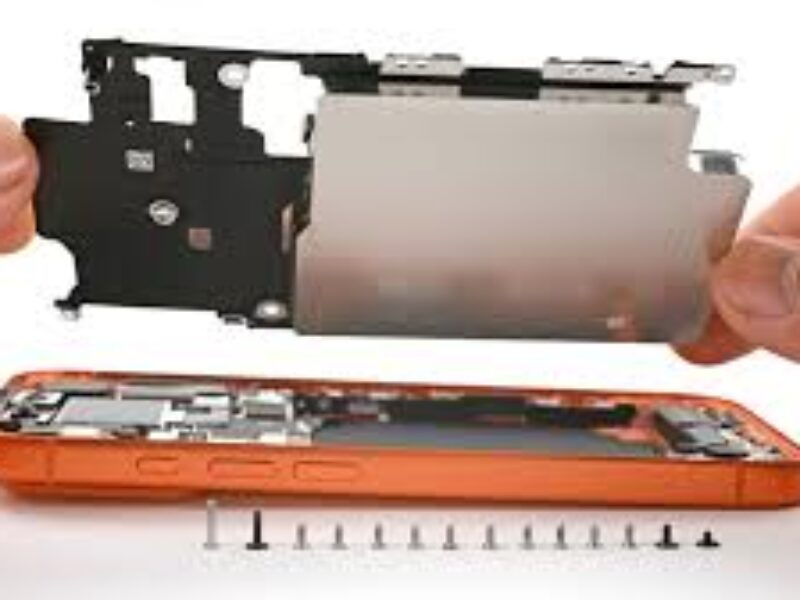 Facing iPhone 17 Pro Max battery drain? Get a professional replacement at Milaaj Dubai.