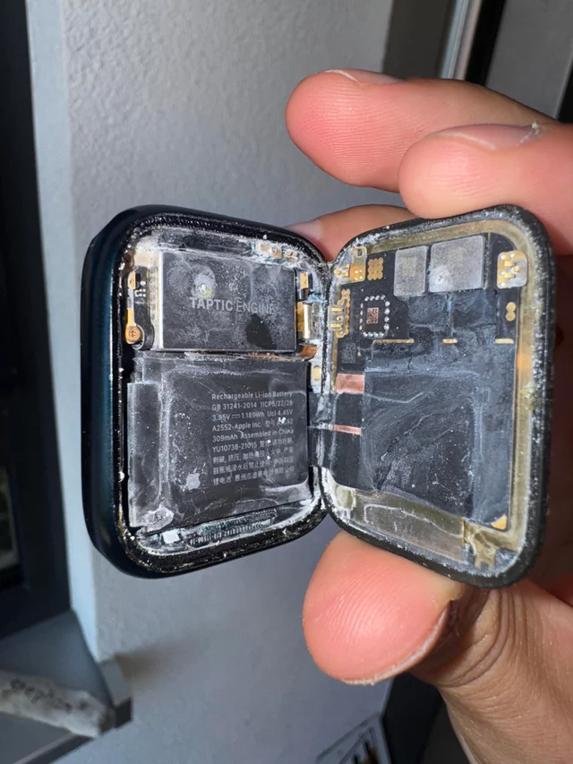 The Silent Killer: A Complete Guide to Apple Watch Internal Corrosion Cleaning