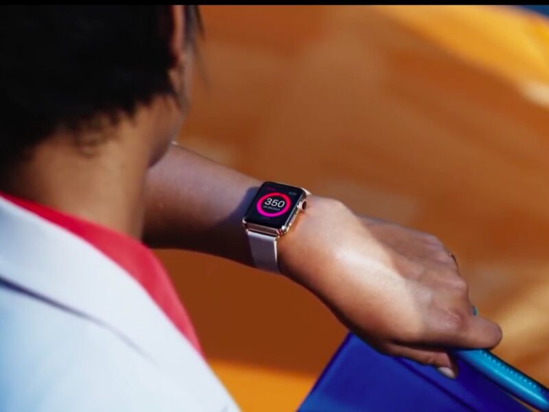 how to prevent apple watch skin irritation with proper cleaning