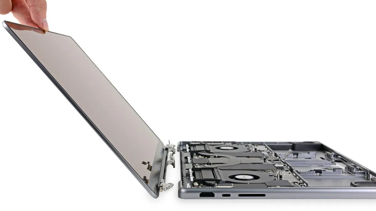 MacBook Neo Screen Replacement Dubai: Fixing the 13-inch Liquid Retina Panel